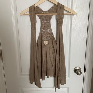 Daytrip - Buckle flowy vest size XS